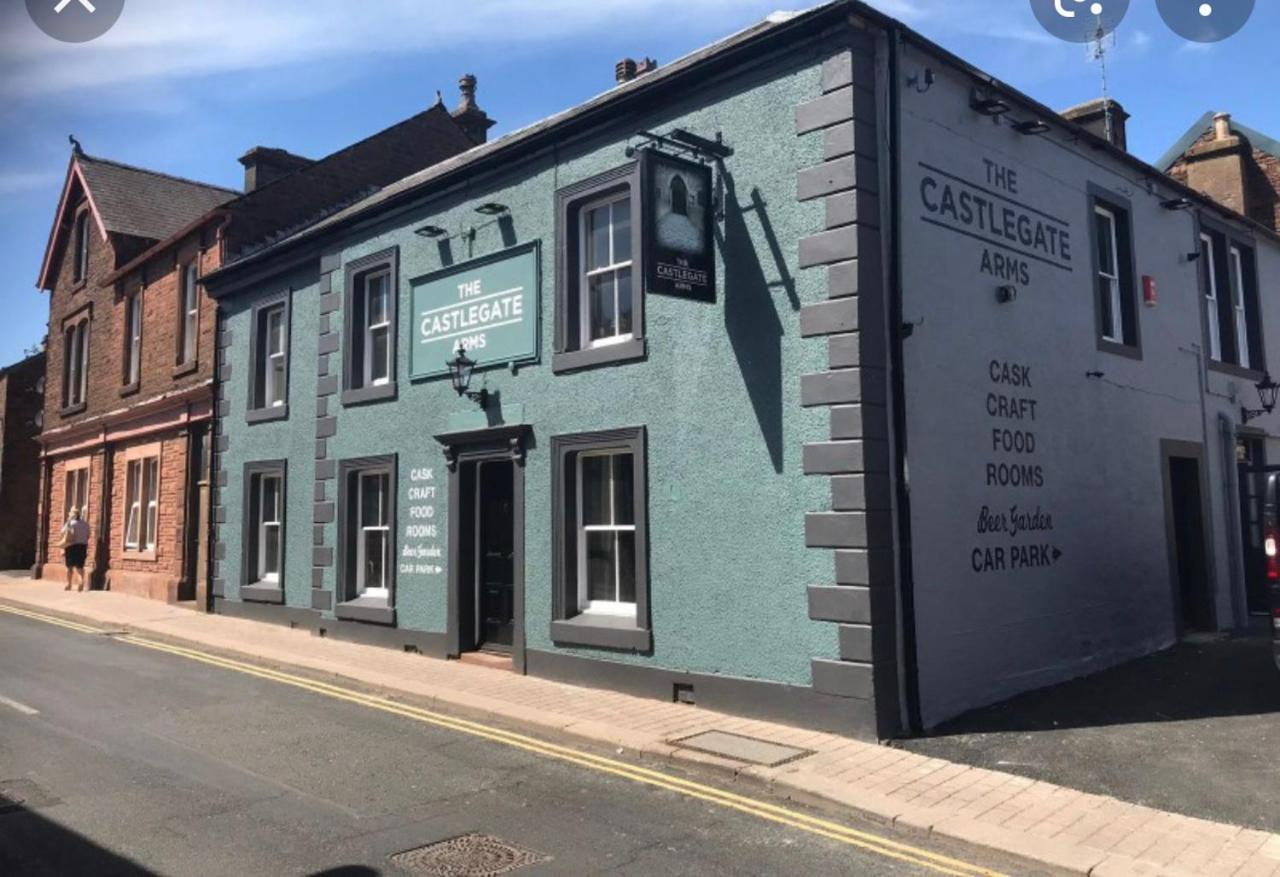 فندق The Castlegate Arms بنريث المظهر الخارجي الصورة